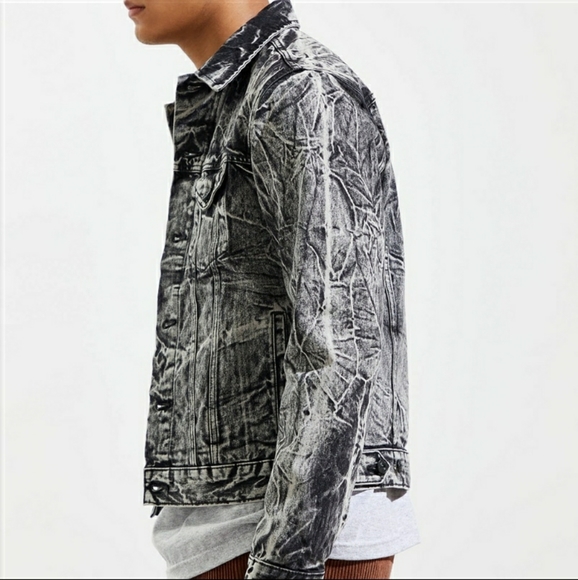 New w/Tags BDG Denim Trucker Jacket From Urban Outfitters - Picture 9 of 13